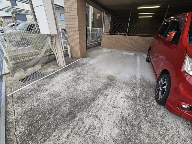 ベルトピア西明石６の駐車場