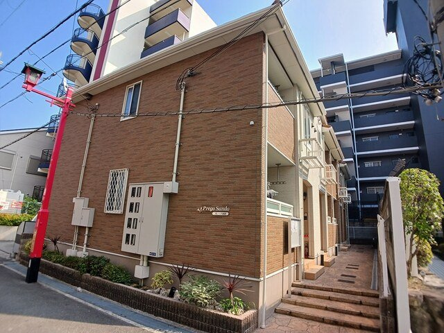 プレーゴ参道の外観