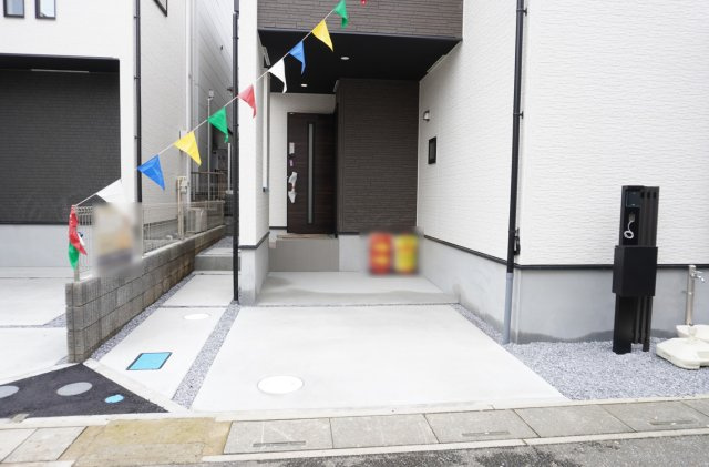 草加市草加5丁目 新築分譲住宅 全2棟 2号棟の駐車場