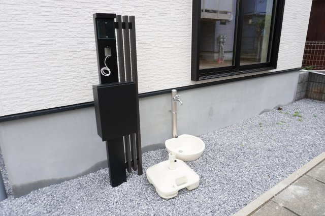 草加市草加5丁目 新築分譲住宅 全2棟 2号棟の設備|インターホン機能付き門柱・立水栓