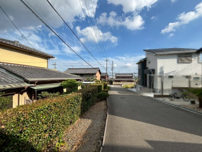 【前面道路含む現地写真】 | 高槻市梶原1丁目　中古戸建