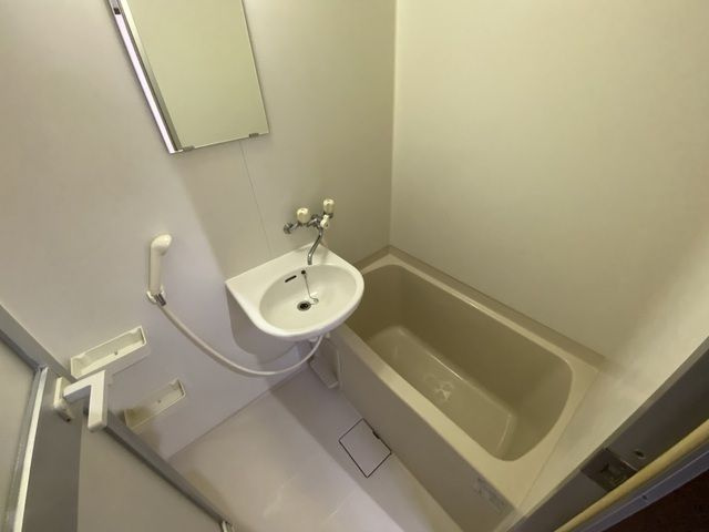ラマドレー甲子園の浴室