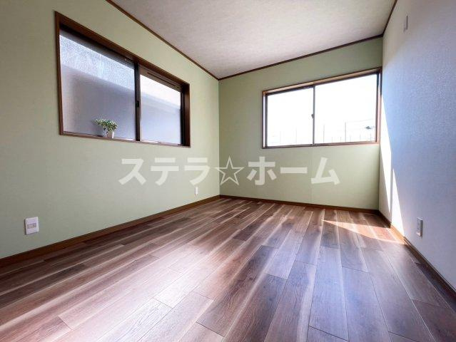 原町3 中古戸建の洋室|個人の部屋や寝室として使える洋室です