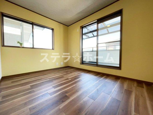 原町3 中古戸建の洋室|ゆったりした洋室です