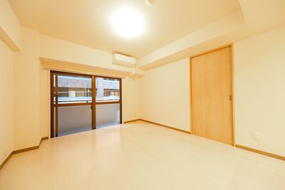 築地ＭＫハウスの居間・リビング