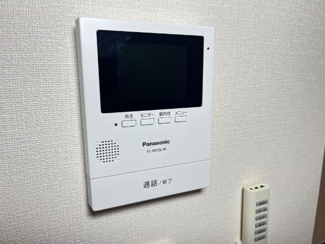 Ｐｕｒｅ　Ｈｏｕｓｅのセキュリティ|来訪者の顔が見えるTVモニタ付インターホンです。