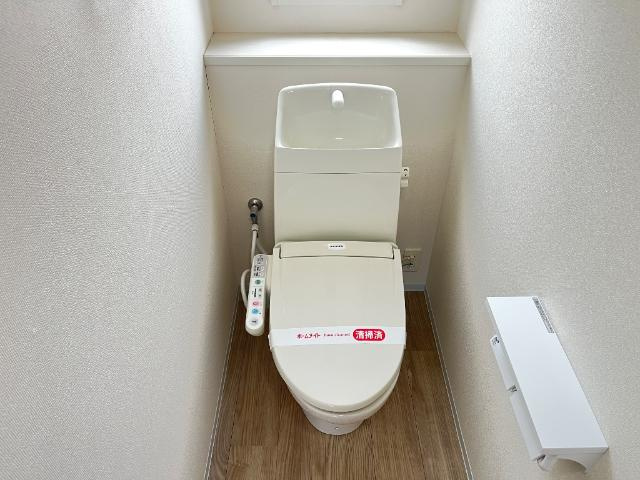 Ｐｕｒｅ　Ｈｏｕｓｅのトイレ|シャワー付き、暖房機能付き便座です。