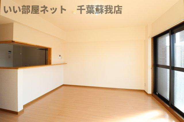 サン・ビルの居間・リビング|ゆったり過ごせる居間です