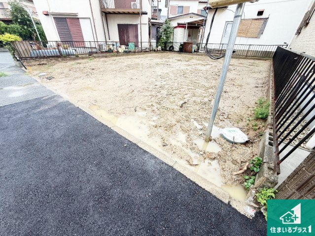 羽曳野市郡戸　新築一戸建ての外観|周辺は落ち着いた街並みの住宅地！子育てがしやすい住環境です！まだ未完成ですが、現地でしかわからない事もございます。是非一度ご覧ください。