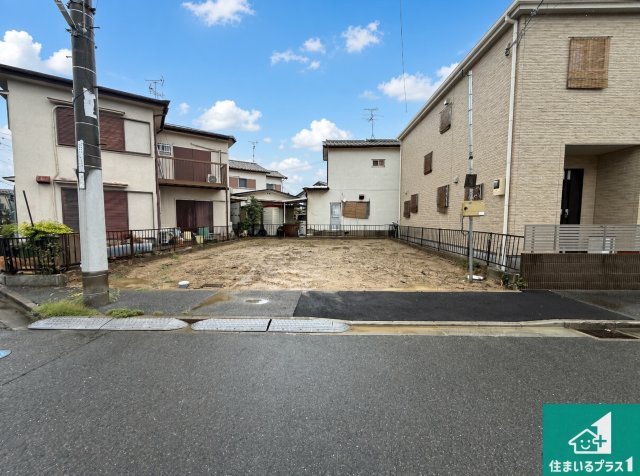 羽曳野市郡戸　新築一戸建ての外観|周辺は落ち着いた街並みの住宅地！子育てがしやすい住環境です！まだ未完成ですが、現地でしかわからない事もございます。是非一度ご覧ください。