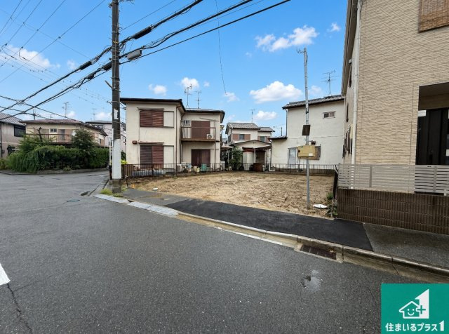 羽曳野市郡戸　新築一戸建ての外観|周辺は落ち着いた街並みの住宅地！子育てがしやすい住環境です！まだ未完成ですが、現地でしかわからない事もございます。是非一度ご覧ください。