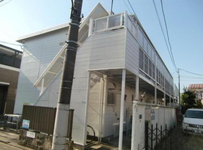 練馬区羽沢１丁目のアパートのエントランス