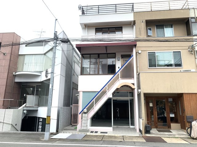 京都市北区上賀茂高縄手町　中古テラスハウスの外観