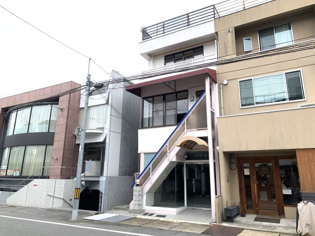 京都市北区上賀茂高縄手町　中古テラスハウスの外観