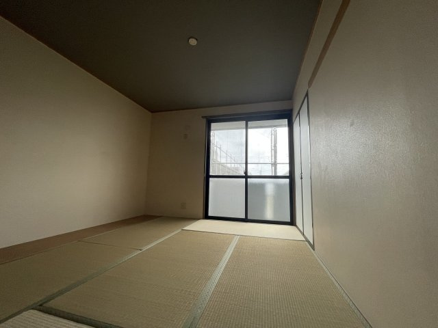ソフィア清水A棟の和室