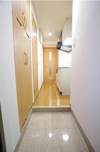 中野区丸山１丁目の賃貸マンションの玄関