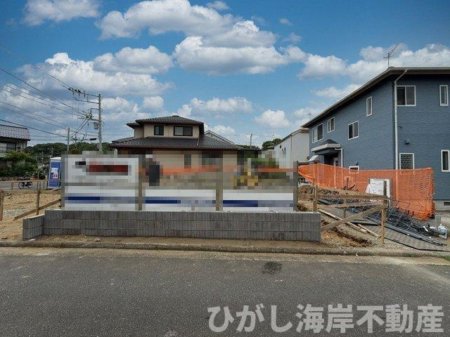 茅ヶ崎市松風台　新築戸建　全２棟の外観|9月5日撮影　建築中　現地外観