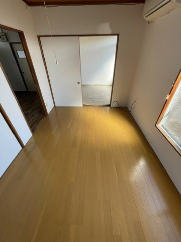 フレッツ笹谷の洋室