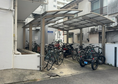【駐輪場】 | フレックス西八王子 | マンションの駐輪場は、事前に空きがあるか確認を取ると安心です。せっかく入居したのに駐輪スペースがない！なんてことになったら大変ですよね。そこで、内見時や購入前にはまず事前に確認しておくと良いでしょう。