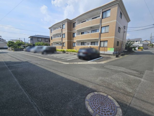 プリントスの駐車場