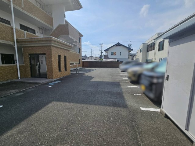 プリントスの駐車場