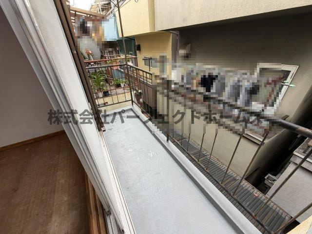 点野1丁目戸建　賃貸のバルコニー|お洗濯にも便利なバルコニー付き