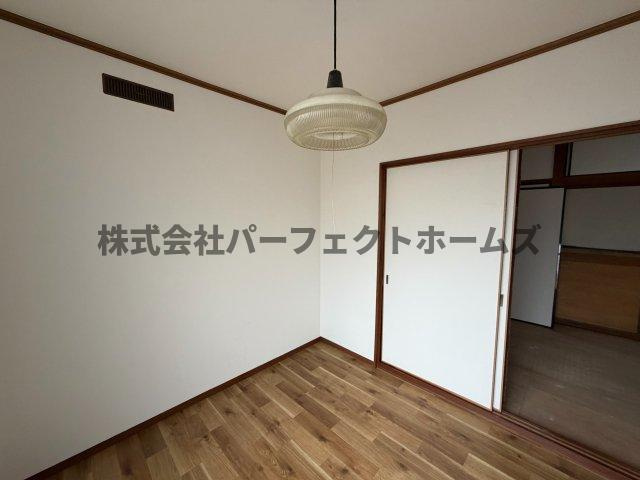 点野1丁目戸建　賃貸の洋室|きれいな洋室です