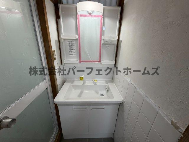 点野1丁目戸建　賃貸の独立洗面台|独立洗面台で身支度をすべて済ませてしまいましょう