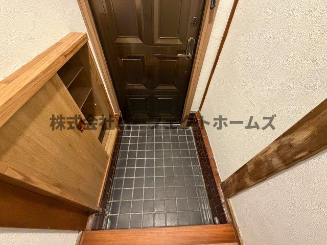 点野1丁目戸建　賃貸の玄関|ゆったりとした玄関です