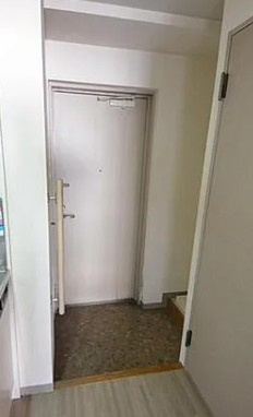 サクラメントハウスの玄関