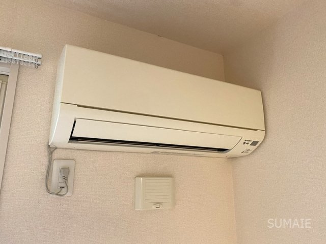 プリムヴェール　十五番館の設備|6.1帖洋室エアコンです☆彡