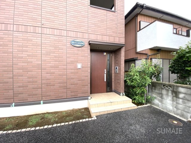 プリムヴェール　十五番館のエントランス|建物入り口です☆彡