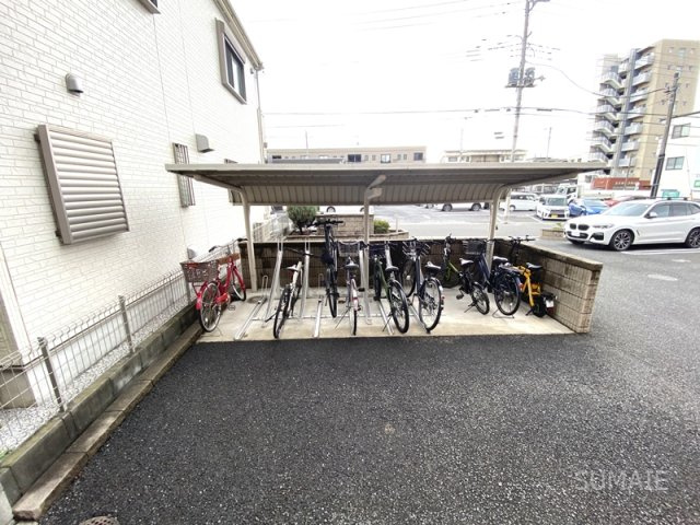 プリムヴェール　十五番館のその他共用部分|屋根付き駐輪場☆彡
