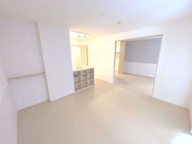 プリムヴェール　十五番館の居間・リビング|対面キッチンLDK☆彡