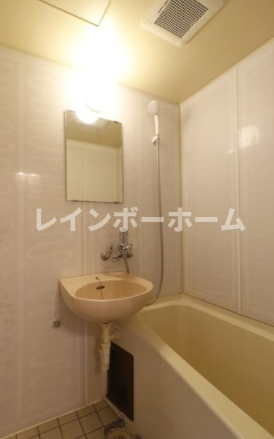 東和マンションの浴室