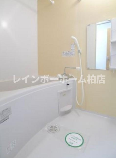 仲介手数料50％半額キャンペーン物件の浴室|お風呂で日々の疲れを落としましょう