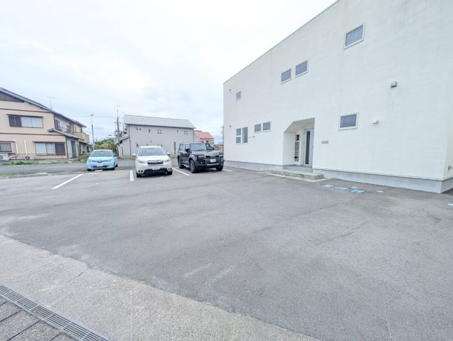 F-PLANの駐車場