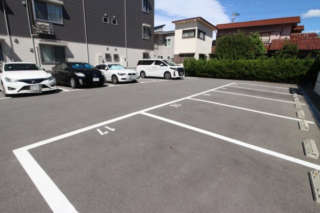 森マンションの駐車場