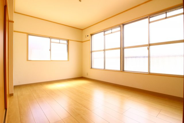 森マンションの寝室