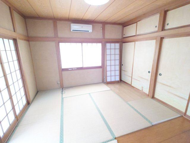 日川戸建の和室|和室8帖