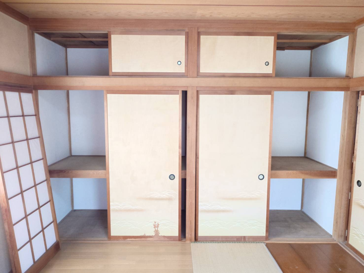 日川戸建の収納|押入2ヶ所