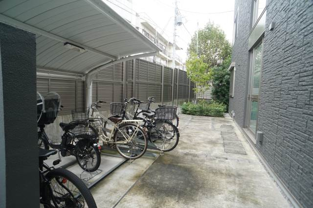 クレスティーク長原のその他共用部分|自転車置き場