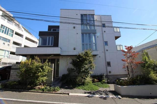 クレスティーク長原の外観
