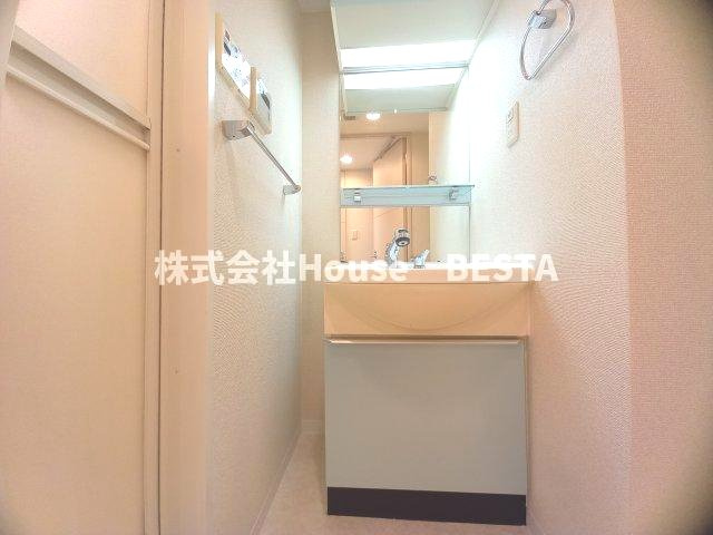 プレサンス三宮花時計前の独立洗面台