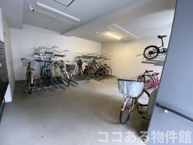 ルリアン板宿の駐車場|駐輪場