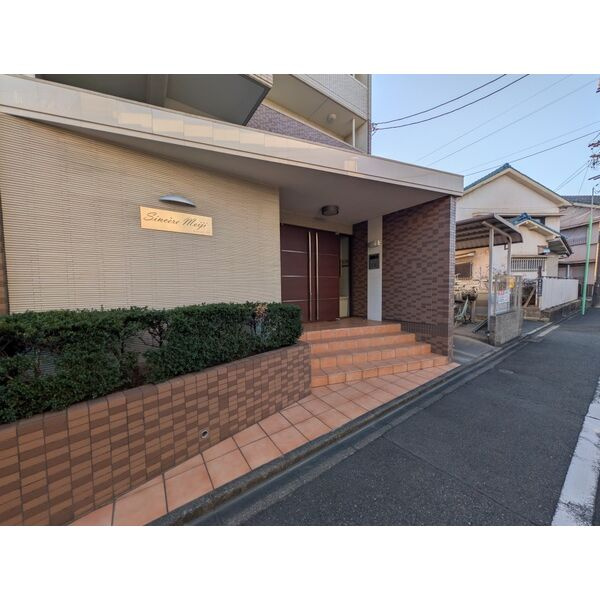 SINCERE　MEIJI　名古屋市賃貸　仲介手数料無料のエントランス