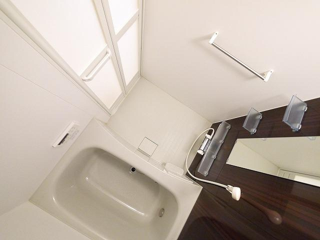 RISE東生駒の浴室|コンパクトで使いやすいお風呂です