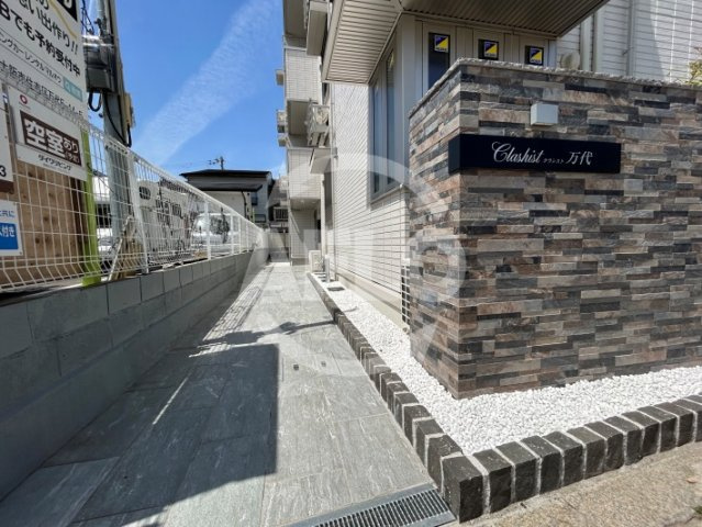 クラシスト万代　住吉小学校のエントランス|クラシスト万代　エントランス