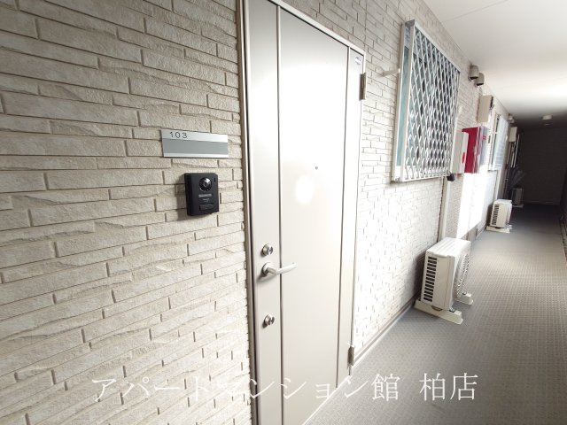 ボヌールメゾンCの玄関