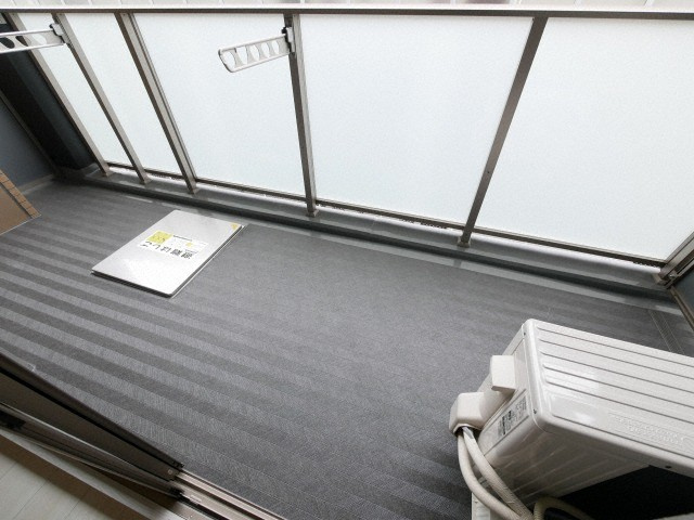 セオリー夕陽丘DOORのバルコニー
